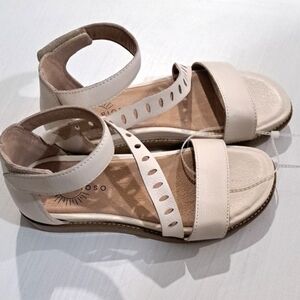 Brioso Vista Asymmetrical Strappy Flat Sandals